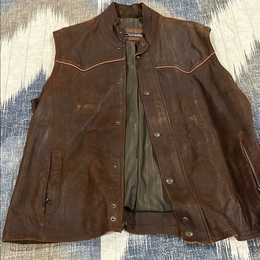 Cuadra Vest